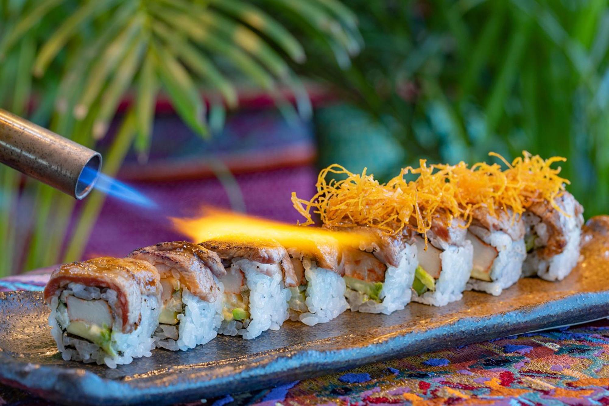 Marriott Resort Palm Jumeirah, Дубай Экстерьер фото Sushi being flambéed