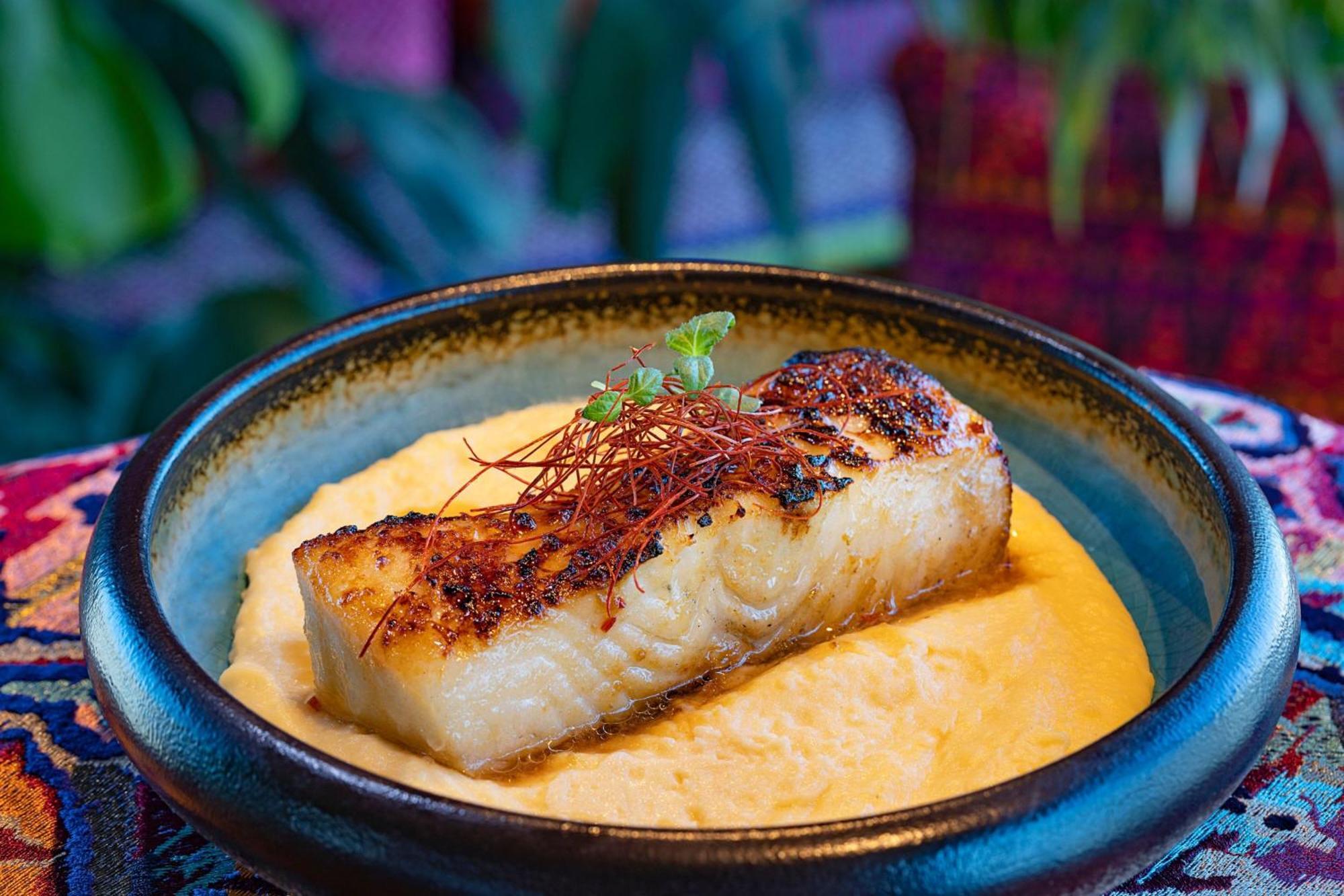 Marriott Resort Palm Jumeirah, Дубай Экстерьер фото A dish of halibut