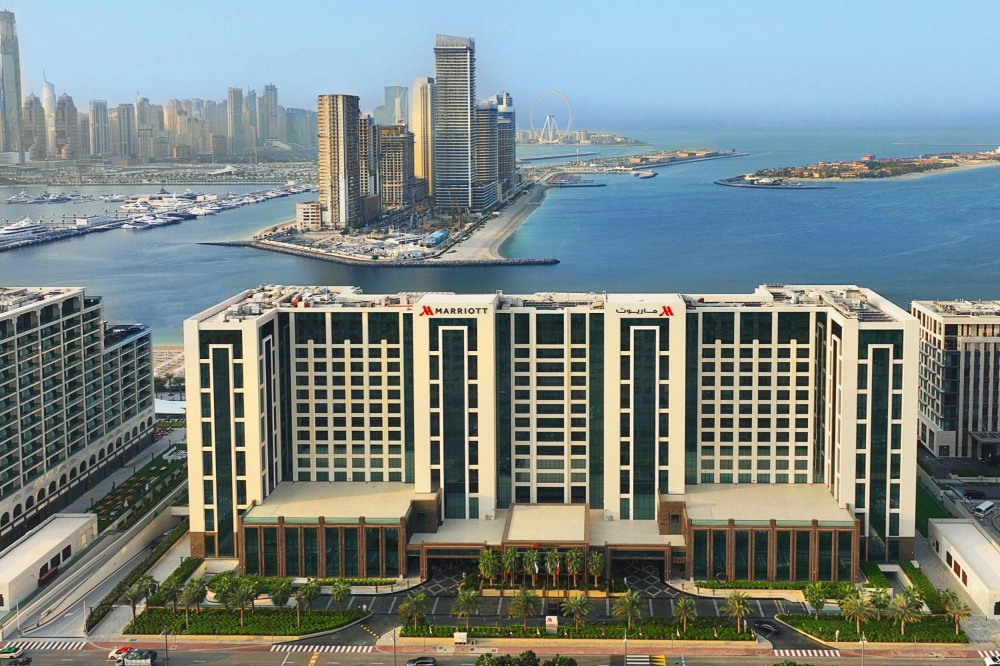Marriott Resort Palm Jumeirah, Дубай Экстерьер фото The hotel in 2016